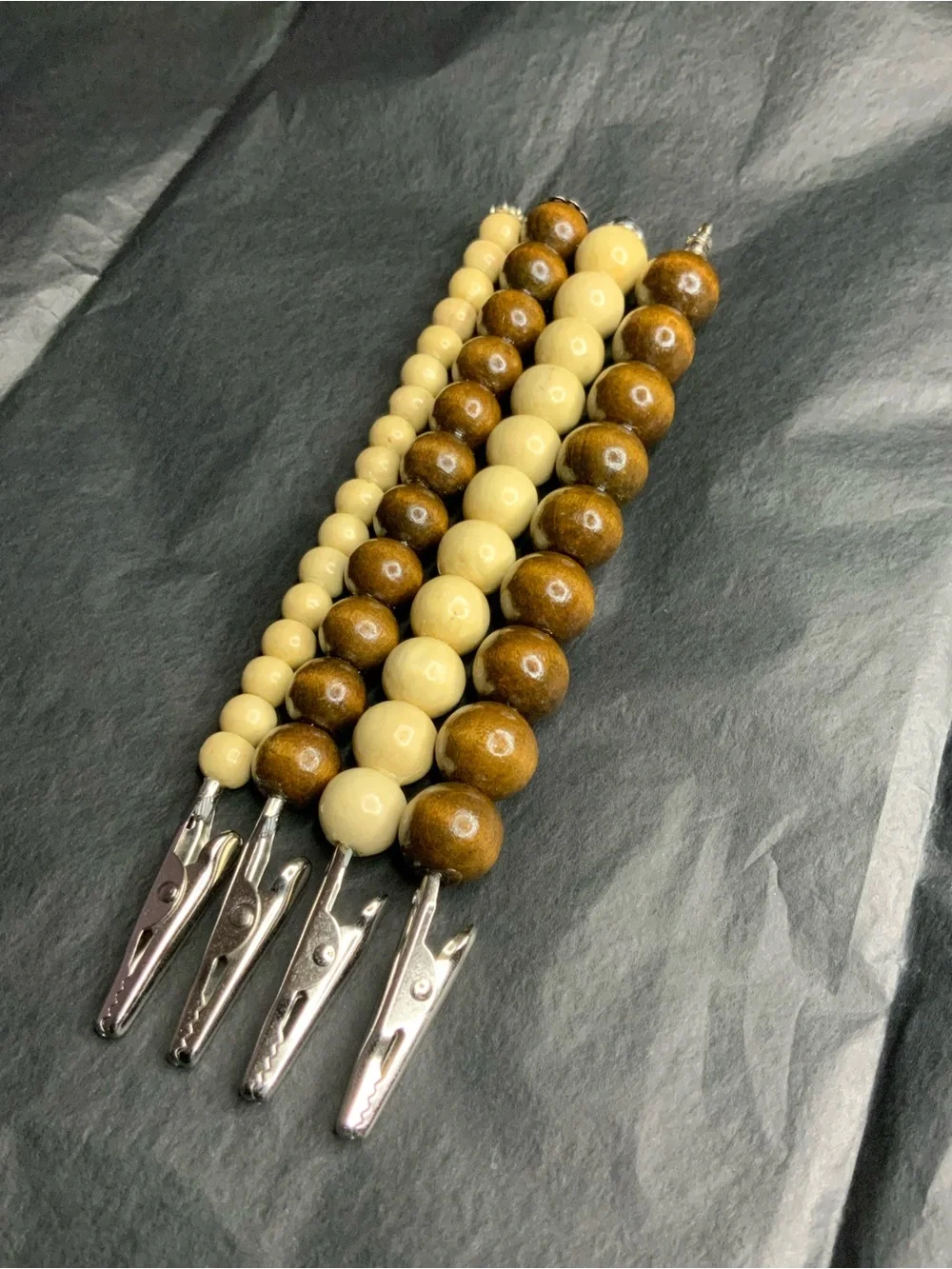 4x Wood Beaded Key & Card Holder Clips in Brown and Cream